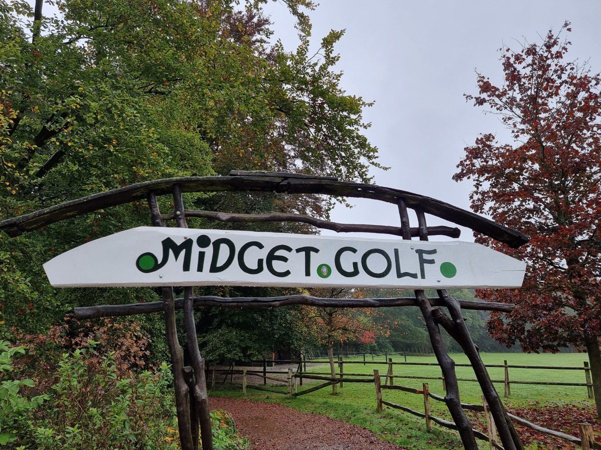 Potje mini-golf in het bos